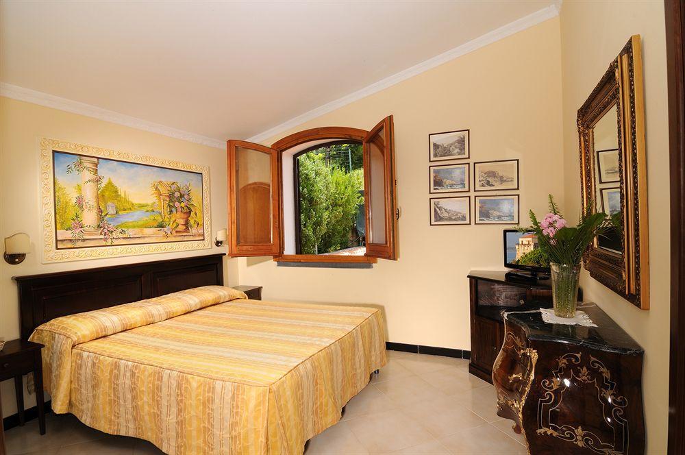 Hotel Villa La Colombaia Agropoli Buitenkant foto