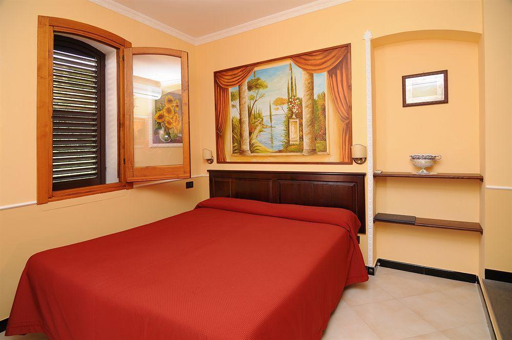 Hotel Villa La Colombaia Agropoli Buitenkant foto
