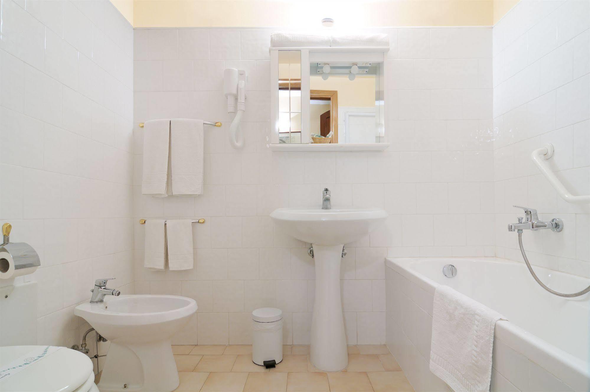 Hotel Villa La Colombaia Agropoli Buitenkant foto