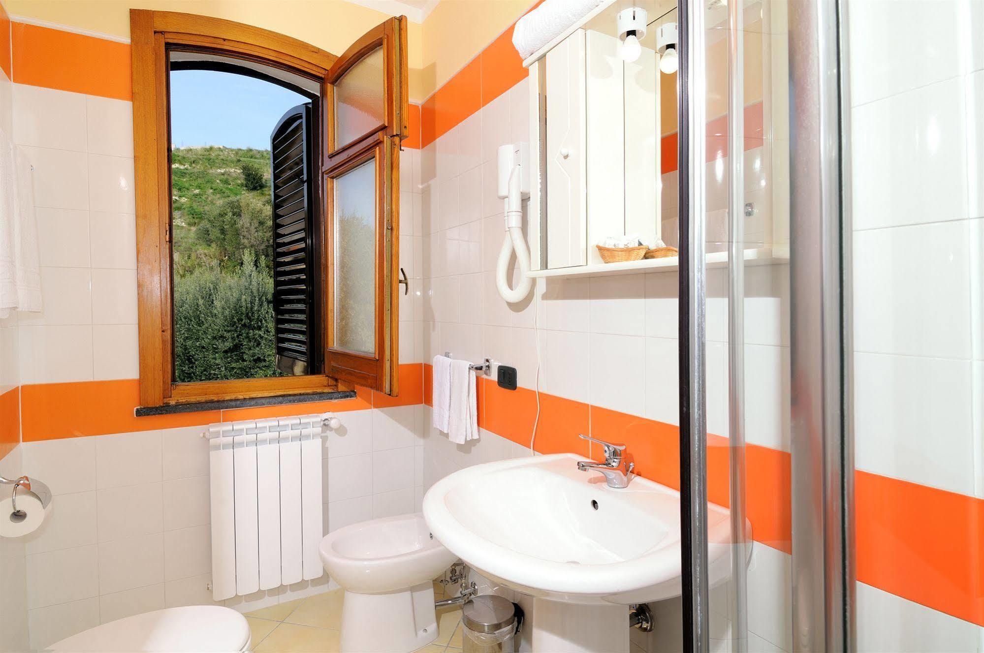 Hotel Villa La Colombaia Agropoli Buitenkant foto