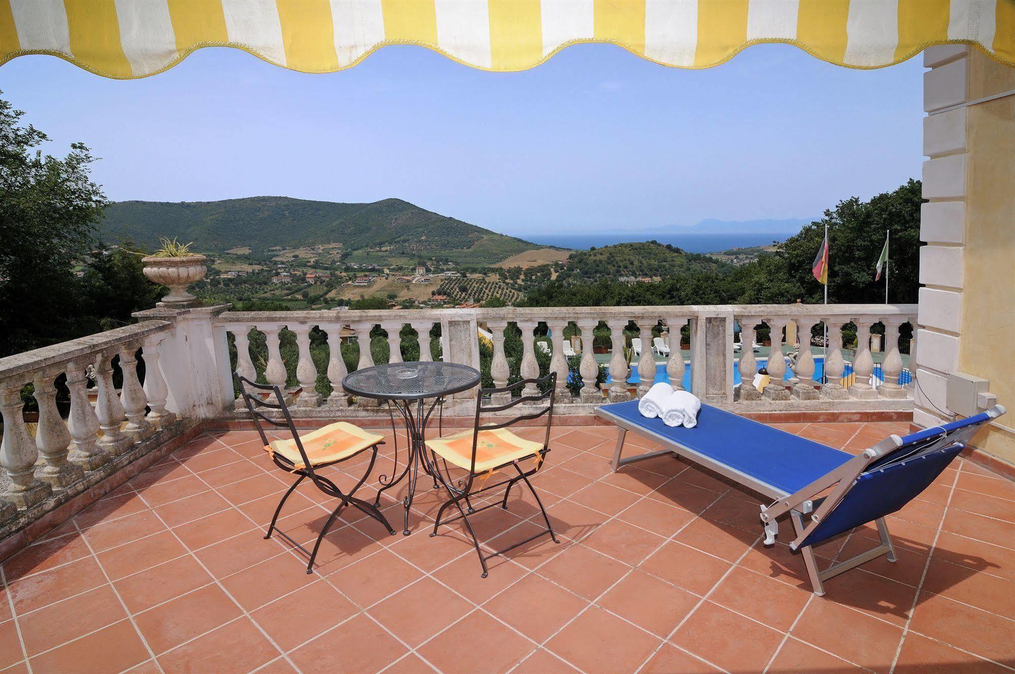 Hotel Villa La Colombaia Agropoli Buitenkant foto