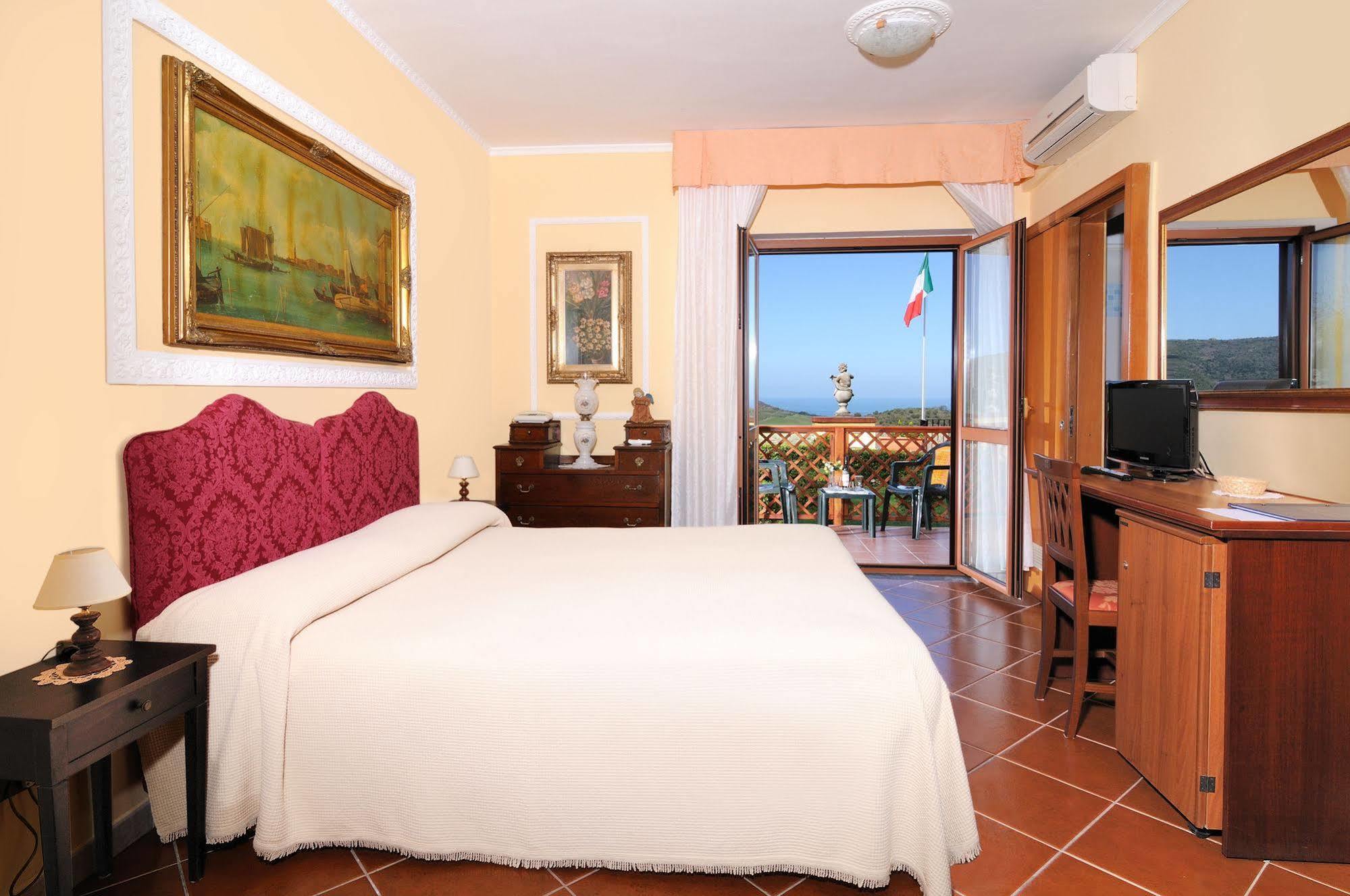 Hotel Villa La Colombaia Agropoli Buitenkant foto